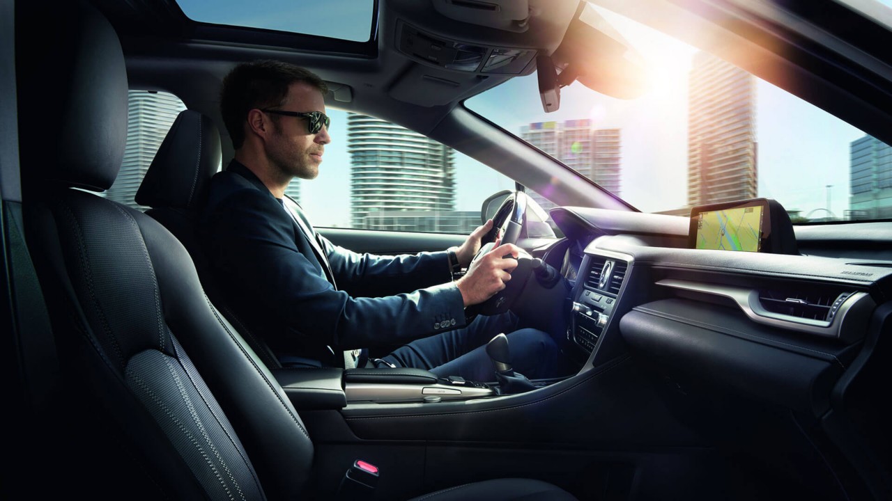 Lexus Wagen mit Fahrer 