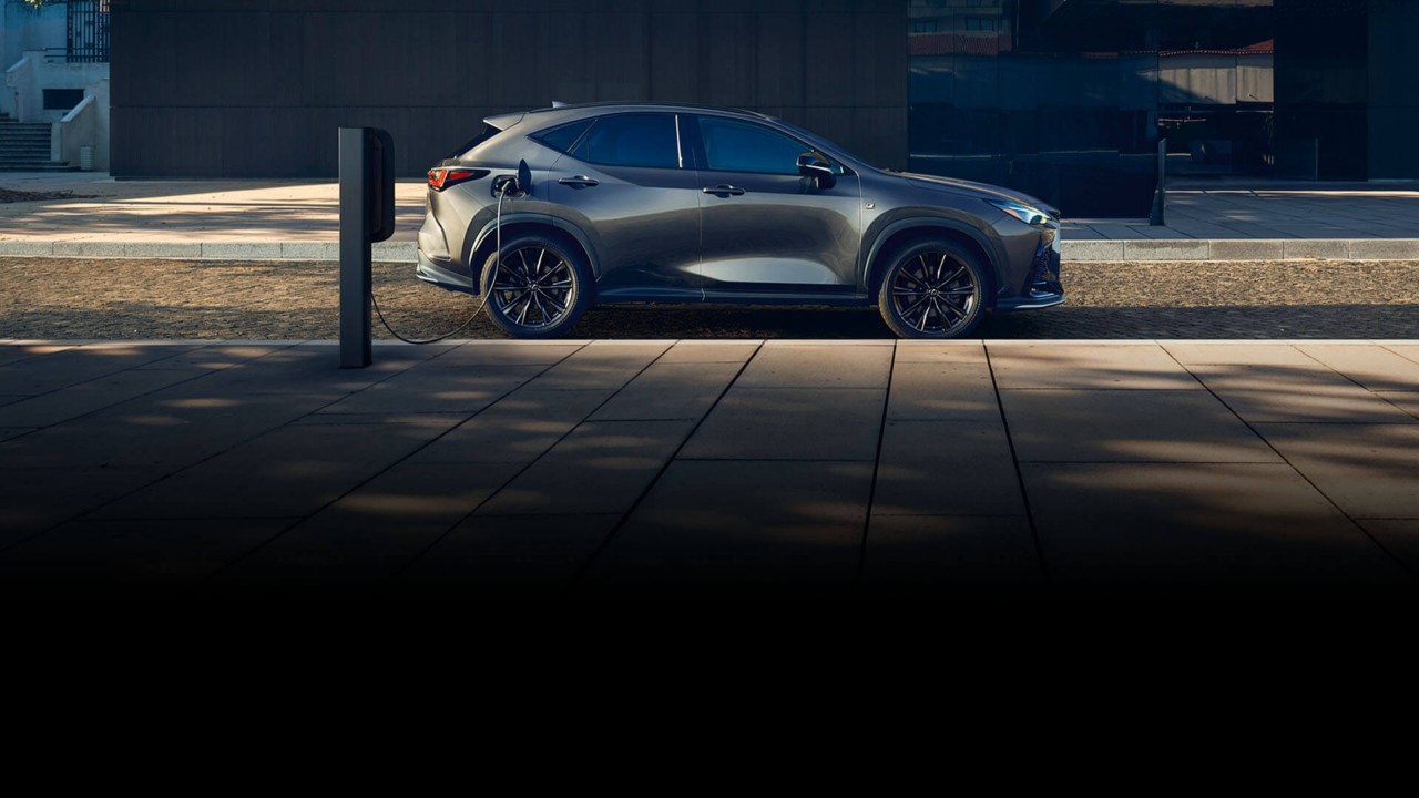 Ein Lexus NX 450h+