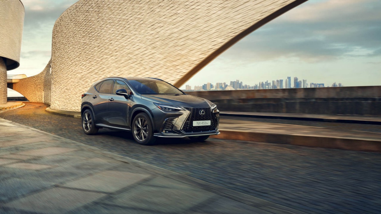 Ein Lexus NX 450h+