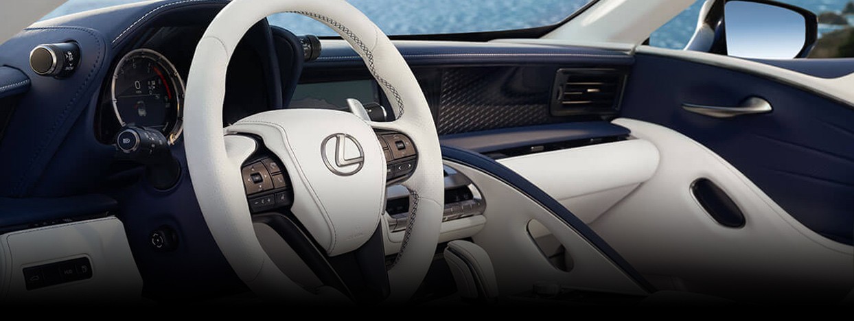 Innenraum eines Lexus Fahrzeuges