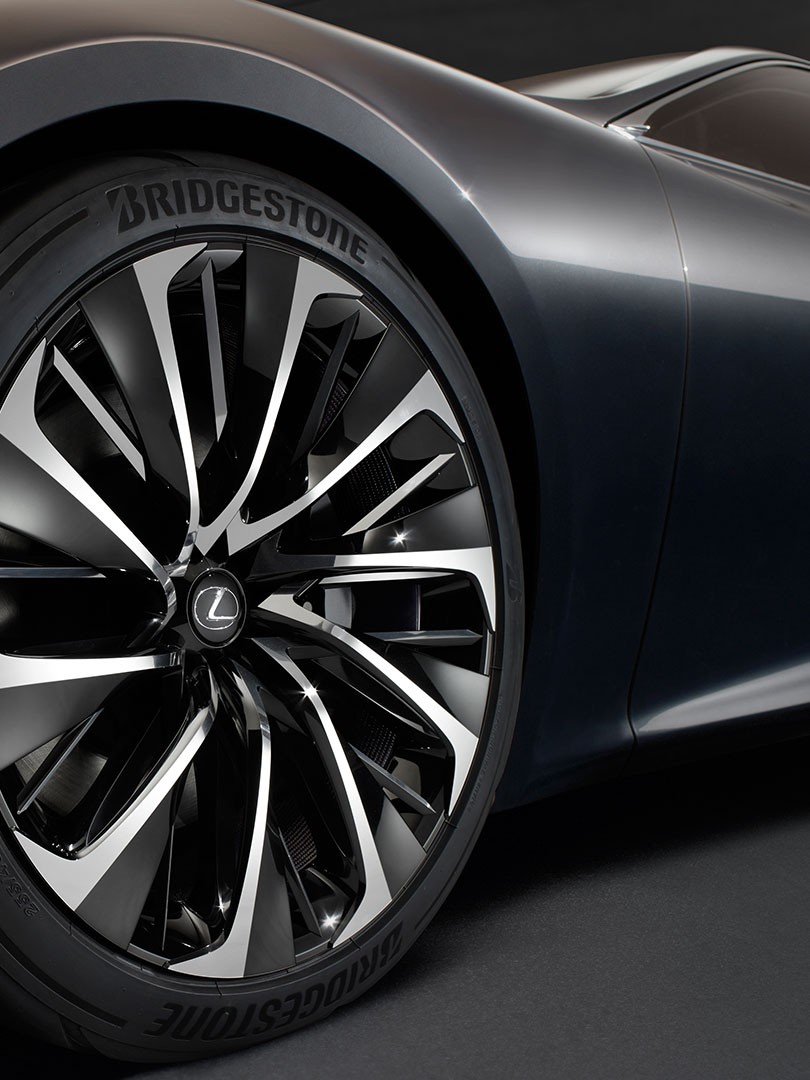 Lexus LF-FC Konzeptfahrzeug