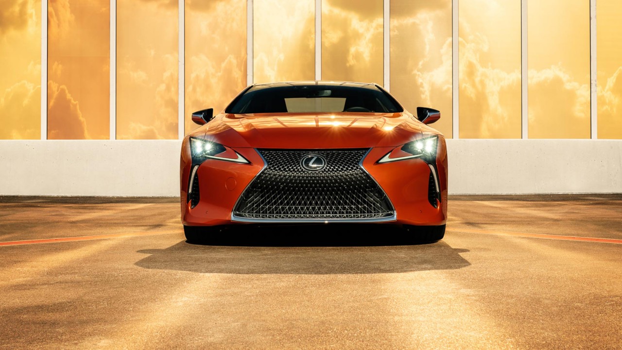Die Front des Lexus LC Cabriolets