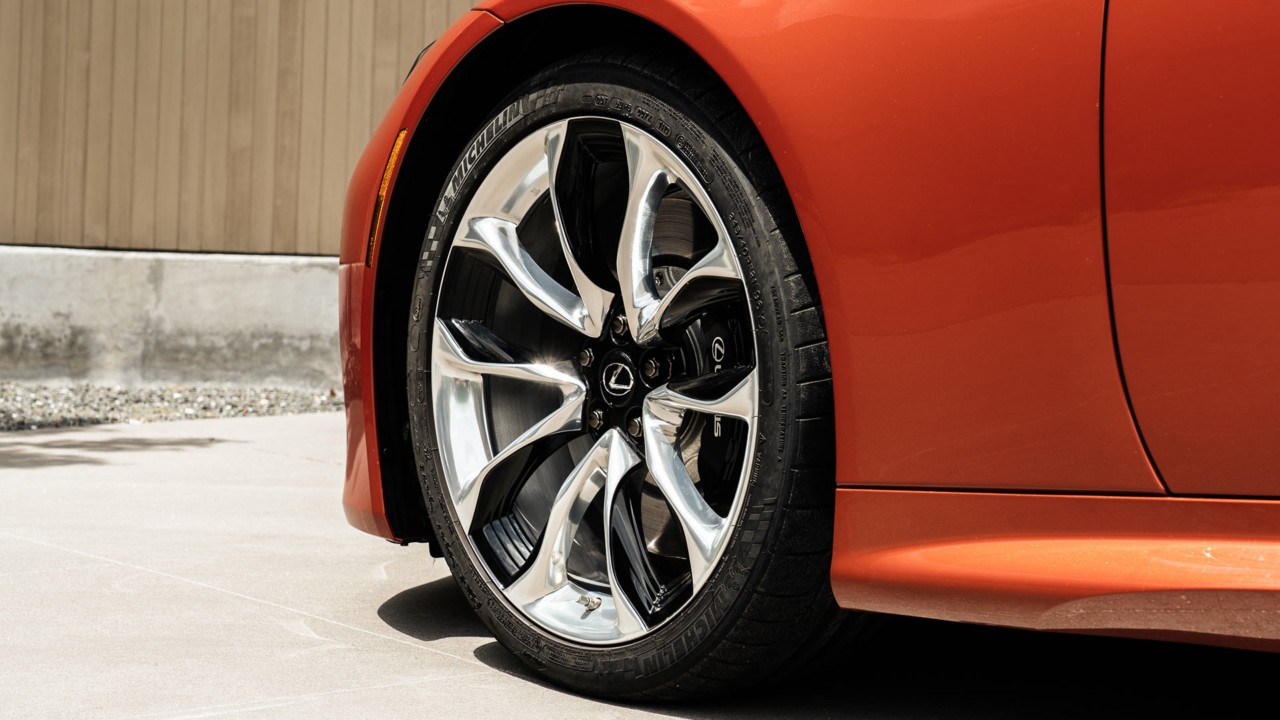 Lexus LC Sunsetorange