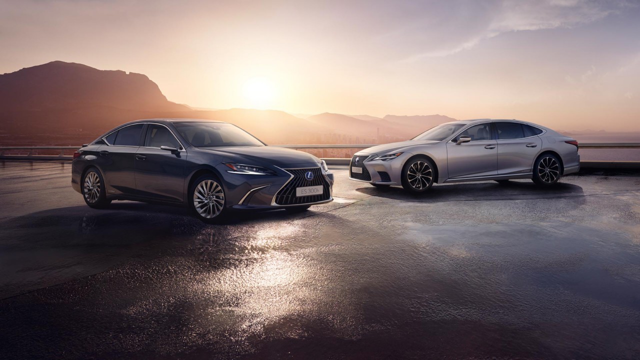 Lexus ES 300h grau