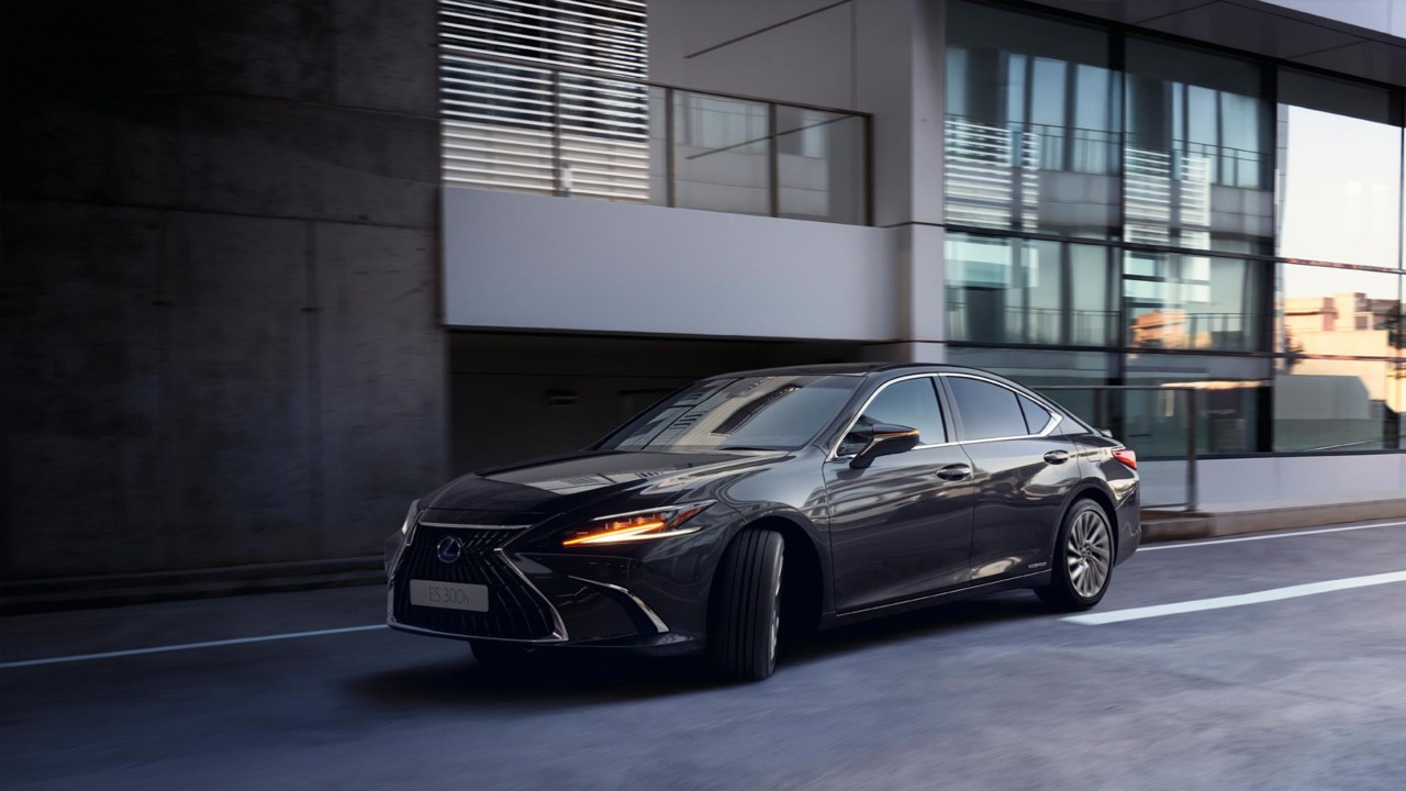 Lexus ES 300h grau