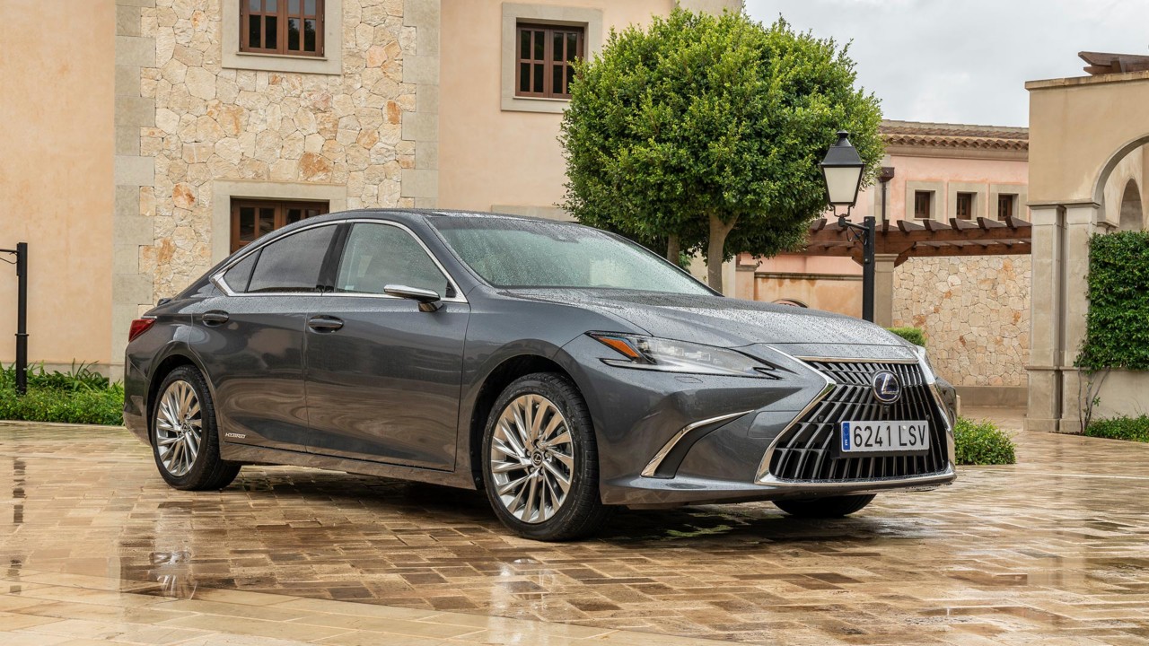 Lexus ES 300h grau