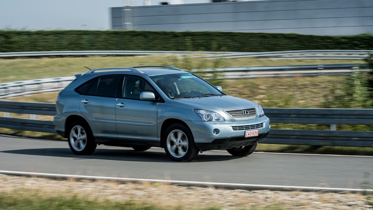 Mit ihrer Kombination aus kraftvollem Benziner und einem oder mehreren Elektromotoren setzen die selbstladenden Hybridsysteme von Lexus seit über 15 Jahren die Maßstäbe für die Elektrifizierung im Premiumsegment.