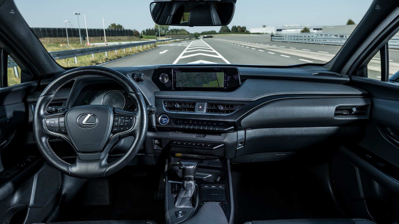 Mit ihrer Kombination aus kraftvollem Benziner und einem oder mehreren Elektromotoren setzen die selbstladenden Hybridsysteme von Lexus seit über 15 Jahren die Maßstäbe für die Elektrifizierung im Premiumsegment.