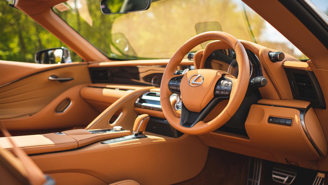 Interieur des Lexus LC Cabriolet