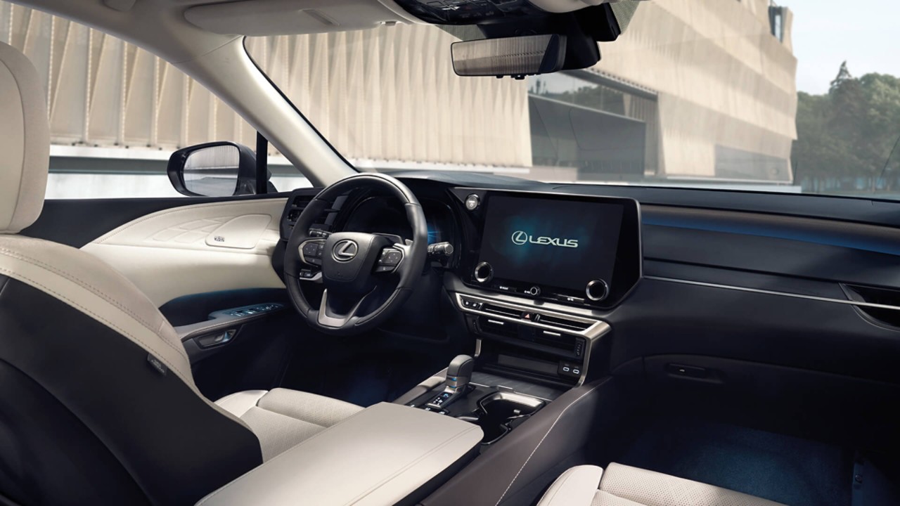 Lexus RX front interior 